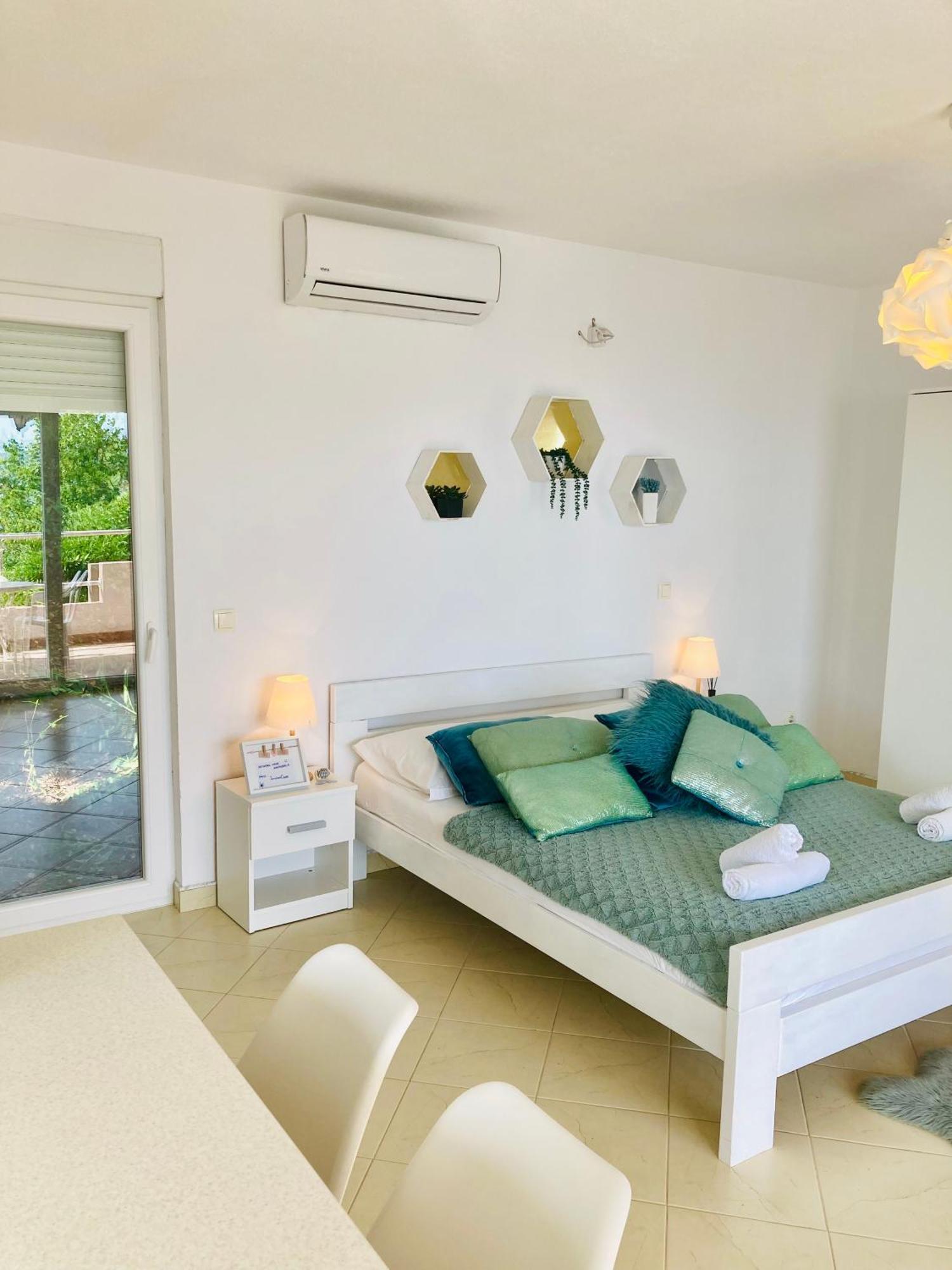 Apartments Jurakovic Živogošće Esterno foto